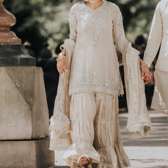 Sarosh Salman Petra Nikkah Wedding Engagement Pakistani Dress - Picture 5 of 5